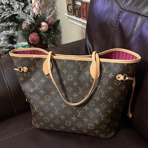 Authentic Louis Vuitton Neverfull Bag. Excellent Condition.